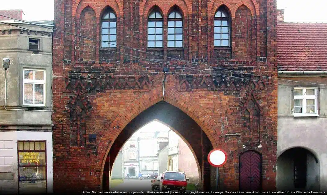 Trudne warunki na drogach i chodnikach w Białogardzie